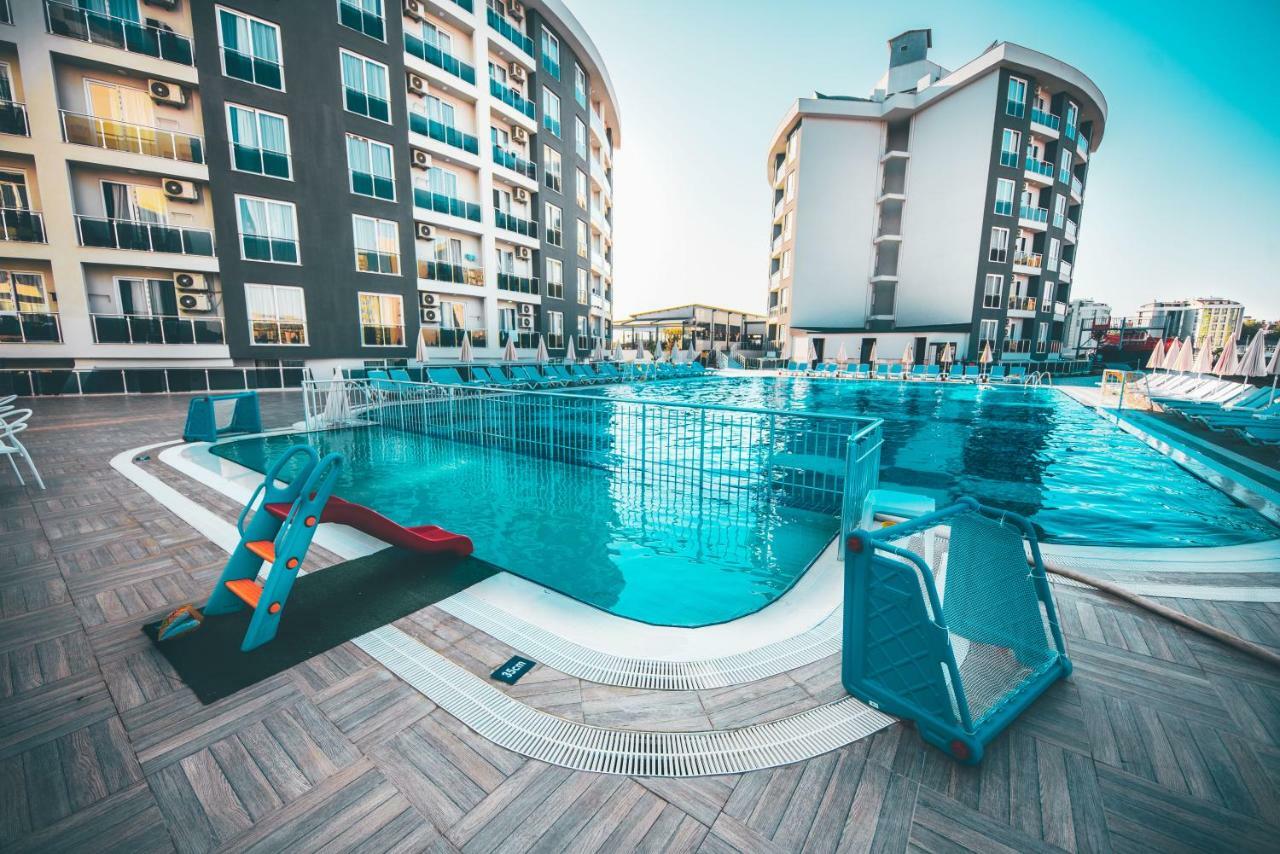 Royal Towers Hotel Lara Antalya Exterior photo